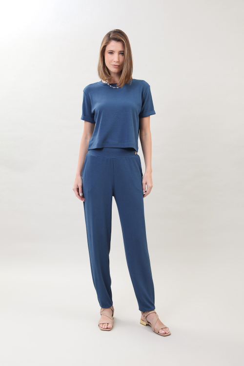 CALCA CREPE DE MALHA DETALHE COS BOTOES I25